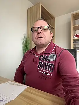 coupleLatinaLovers online show from February 4, 11:49 am