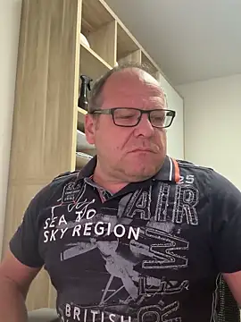 coupleLatinaLovers online show from September 22, 4:47 am