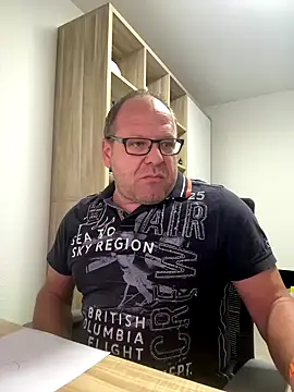 coupleLatinaLovers online show from September 23, 4:59 am