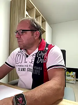 coupleLatinaLovers online show from September 26, 5:22 am