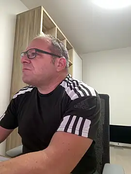 coupleLatinaLovers online show from October 8, 4:32 am