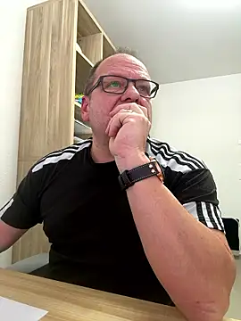 coupleLatinaLovers online show from January 12, 8:19 am