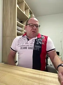 coupleLatinaLovers online show from March 9, 6:06 am