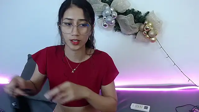 Snapshot of KaitlynLoveCam chatting on January 8, 4:12 am KaitlynLoveCam online show from January 8, 4:12 am