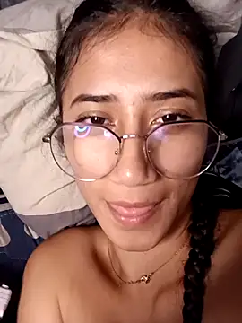 Snapshot of KaitlynLoveCam chatting on February 13, 5:01 pm KaitlynLoveCam online show from February 13, 5:01 pm