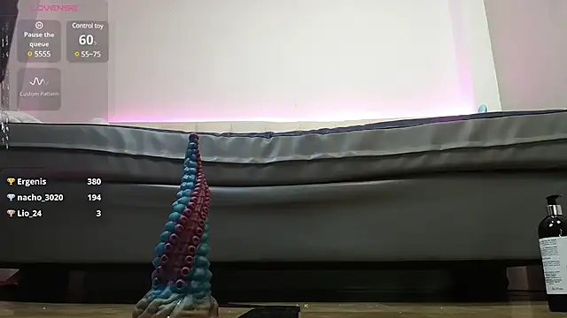 Snapshot of KaitlynLoveCam chatting on March 21, 9:45 am KaitlynLoveCam online show from March 21, 9:45 am