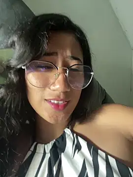 Snapshot of KaitlynLoveCam chatting on November 3, 10:32 pm KaitlynLoveCam online show from November 3, 10:32 pm