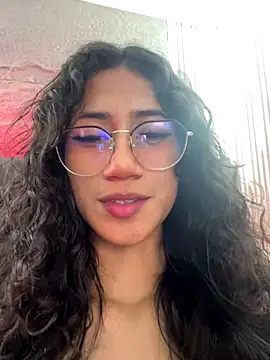 Snapshot of KaitlynLoveCam chatting on November 26, 10:33 pm KaitlynLoveCam online show from November 26, 10:33 pm