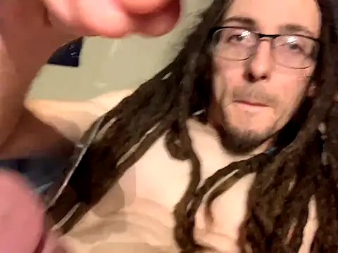 Snapshot of thiccplamp chatting on October 10, 1:37 am thiccplamp online show from October 10, 1:37 am