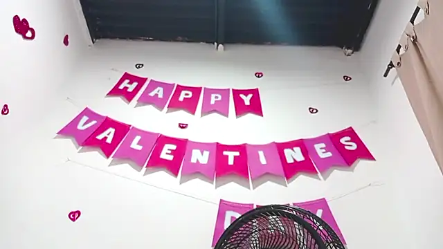 PetiteIvoryQueen19 online show from February 28, 7:15 am