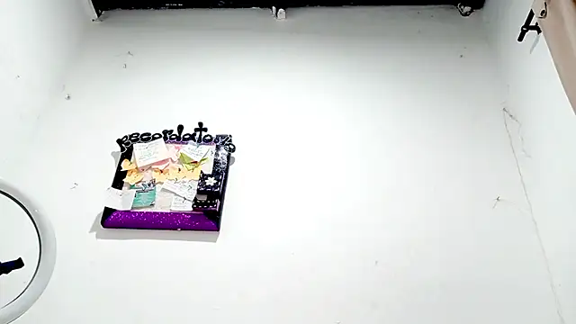 PetiteIvoryQueen19 online show from December 19, 3:24 am