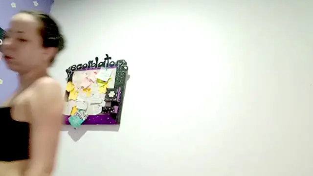 PetiteIvoryQueen19 online show from June 8, 4:35 am