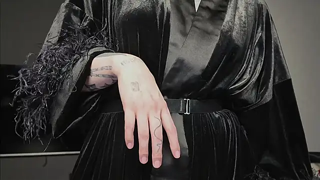 vinylstore online show from March 7, 6:22 pm