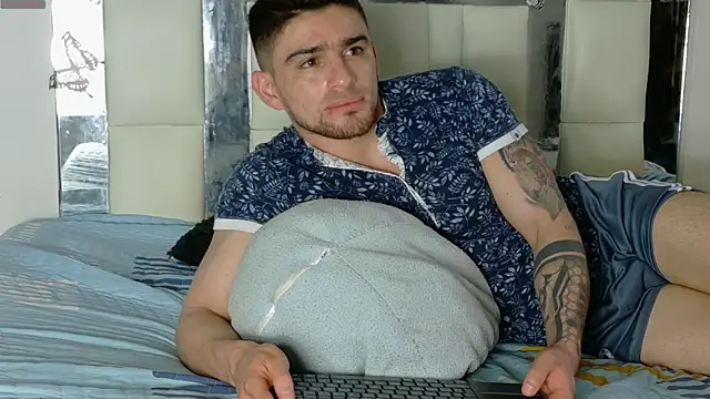 Sexy Alejandro  online show from February 19, 2:23 pm