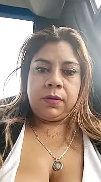 Laura-Hernandez online show from December 19, 10:00 pm