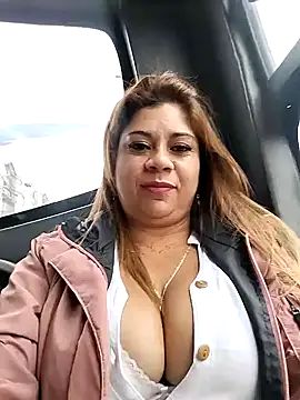 Laura-Hernandez online show from January 25, 8:42 pm