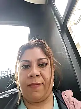 Laura-Hernandez online show from January 29, 3:47 pm