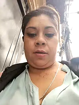 Laura-Hernandez online show from February 13, 5:11 pm