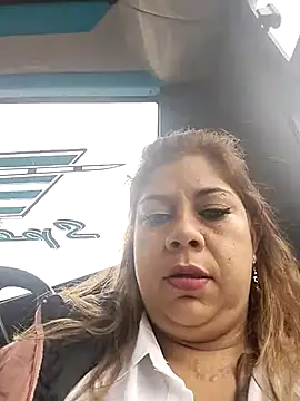 Laura-Hernandez online show from February 22, 3:58 pm