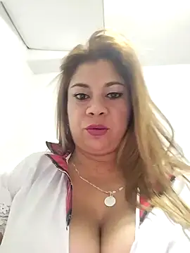 Laura-Hernandez online show from March 5, 2:45 pm