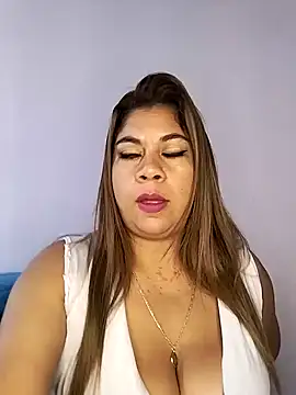 Laura-Hernandez online show from October 16, 2:29 pm