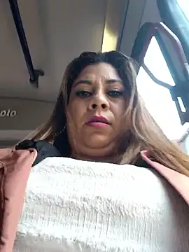 Laura-Hernandez online show from October 25, 2:56 pm