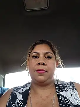 Laura-Hernandez online show from January 5, 5:27 pm