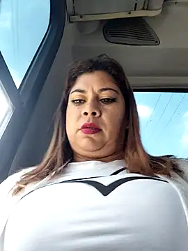 Laura-Hernandez online show from March 26, 2:33 pm