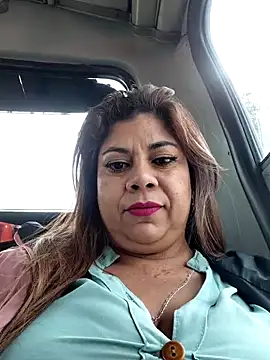 Snapshot of Laura-Hernandez chatting on May 15, 2:35 pm Laura-Hernandez online show from May 15, 2:35 pm