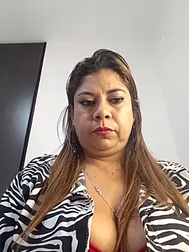 Snapshot of Laura-Hernandez chatting on May 26, 2:24 pm Laura-Hernandez online show from May 26, 2:24 pm