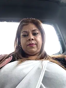 Snapshot of Laura-Hernandez chatting on June 2, 3:14 pm Laura-Hernandez online show from June 2, 3:14 pm