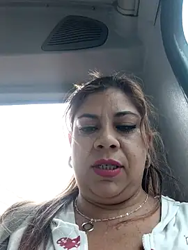 Laura-Hernandez online show from June 26, 4:11 pm