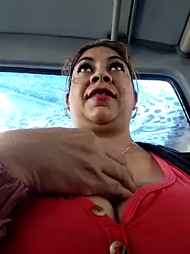 Laura-Hernandez online show from June 30, 3:35 pm