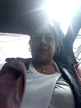 Laura-Hernandez online show from July 27, 3:41 pm