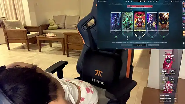 JayJaylov online show from December 31, 4:57 pm