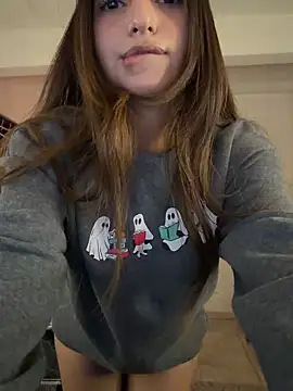 Snapshot of aly_golden_ chatting on May 2, 5:23 am aly golden online show from May 2, 5:23 am