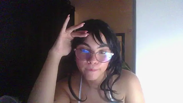 Kiri Cutee online show from February 14, 8:31 am