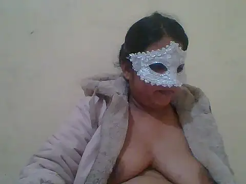 kamayanisingh24 online show from December 27, 6:20 pm