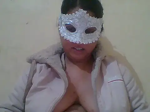 kamayanisingh24 online show from January 1, 6:38 pm