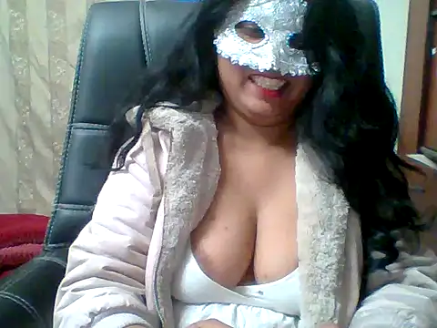 kamayanisingh24 online show from January 16, 6:16 pm