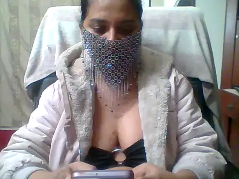 kamayanisingh24 online show from January 21, 5:41 pm