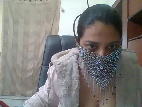 kamayanisingh24 online show from January 25, 7:17 am