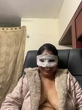 kamayanisingh24 online show from February 1, 6:51 pm