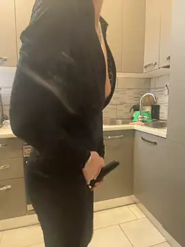 Snapshot of Porcella96 chatting on March 18, 8:03 am Porcella96 online show from March 18, 8:03 am