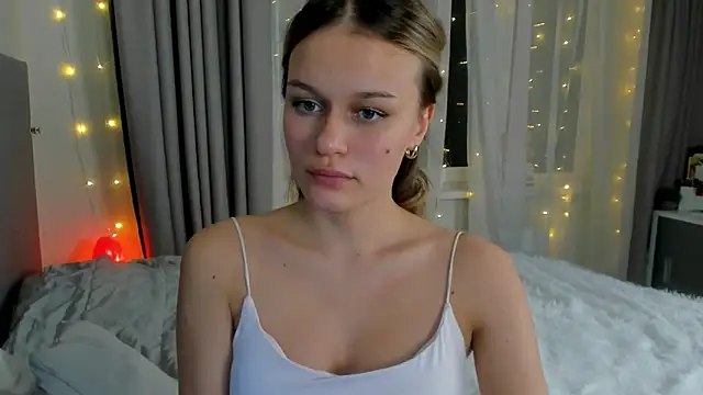 BritneyRoot online show from December 5, 8:44 pm