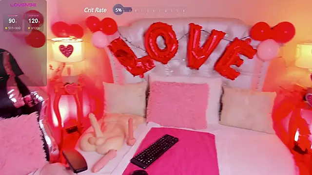 Snapshot of AliceLamore chatting on February 11, 12:05 pm AliceLamore online show from February 11, 12:05 pm