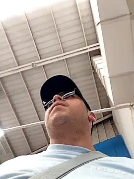 Camilo-31RI online show from April 10, 2:44 pm