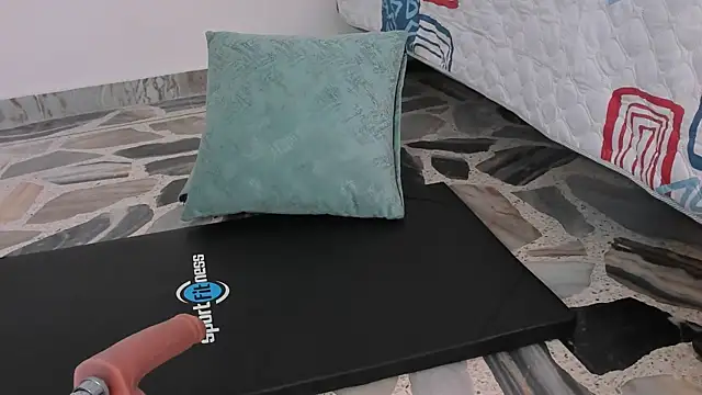 Maia W10 online show from January 31, 3:33 pm