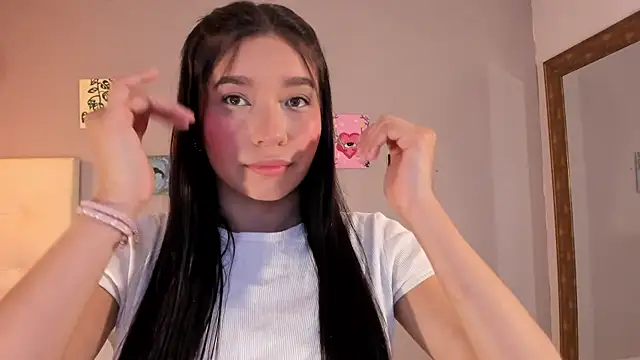 Maia W10 online show from April 22, 12:07 pm