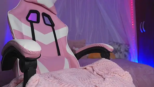 Lilou albrecht online show from March 30, 12:06 pm